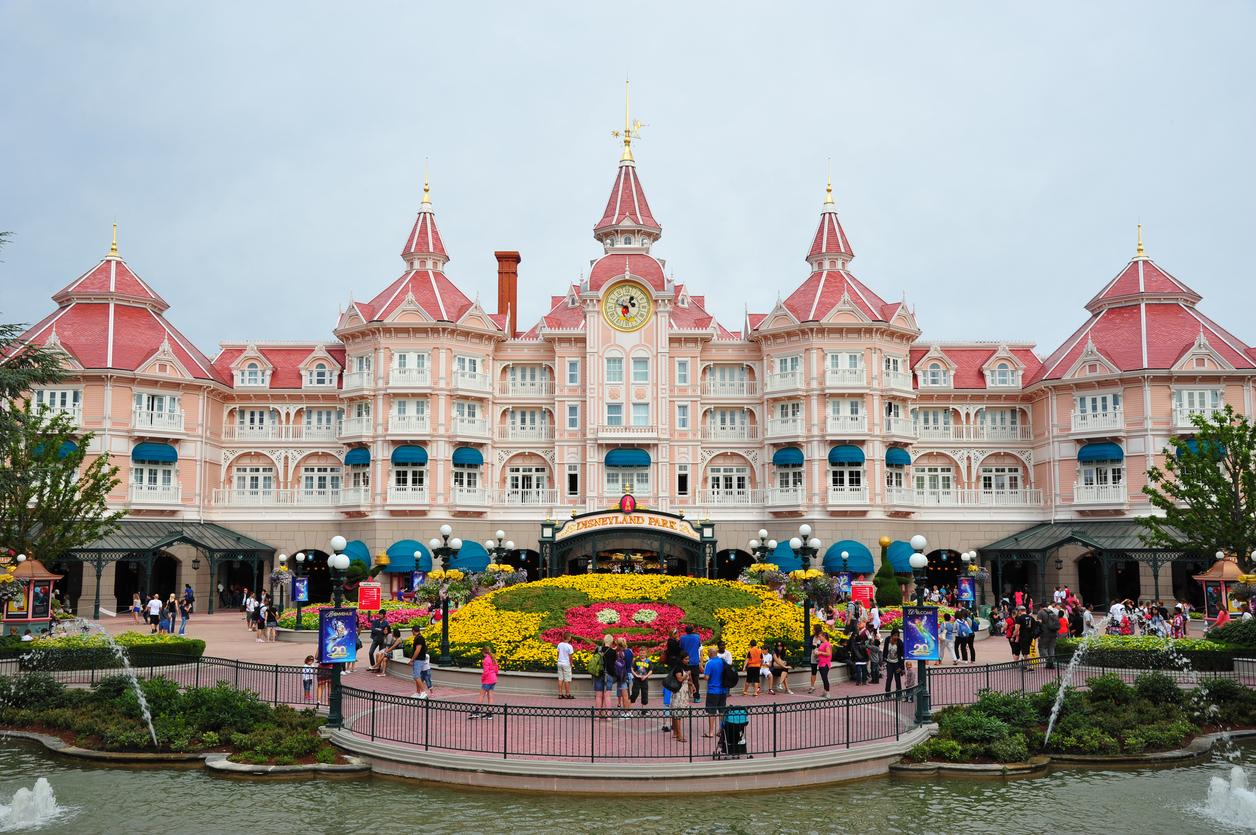 Entrance in Disneyland from Paris. Disnry Parks tips